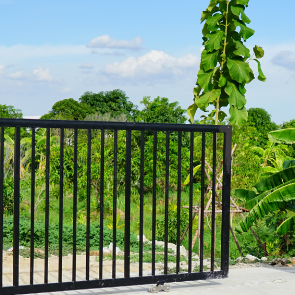black automated gate