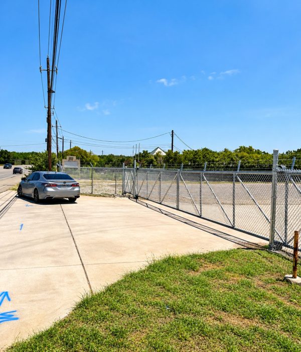 commercial-yard-cantilever-gate-automatic-gates-austin-09